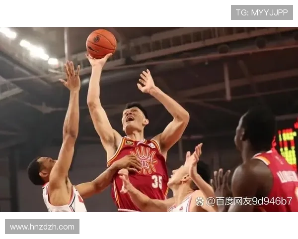 新赛季前瞻：球队季前赛表现稳健，精彩回顾与亮点分析