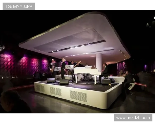 莫兰特家里那个夜店风装修，真是他自己挑的？